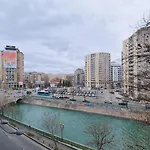 Riverside Grand 布加勒斯特