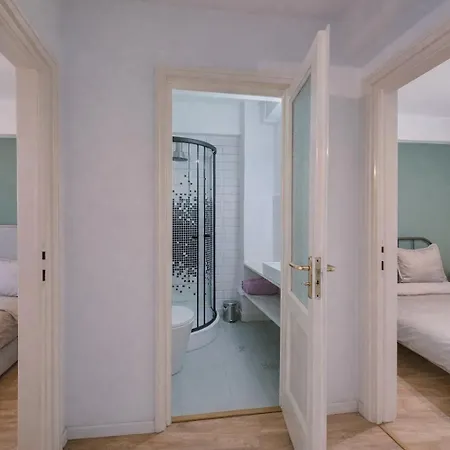 Riverside Grand Бухарест