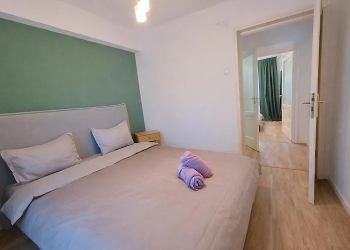 Riverside Grand Бухарест